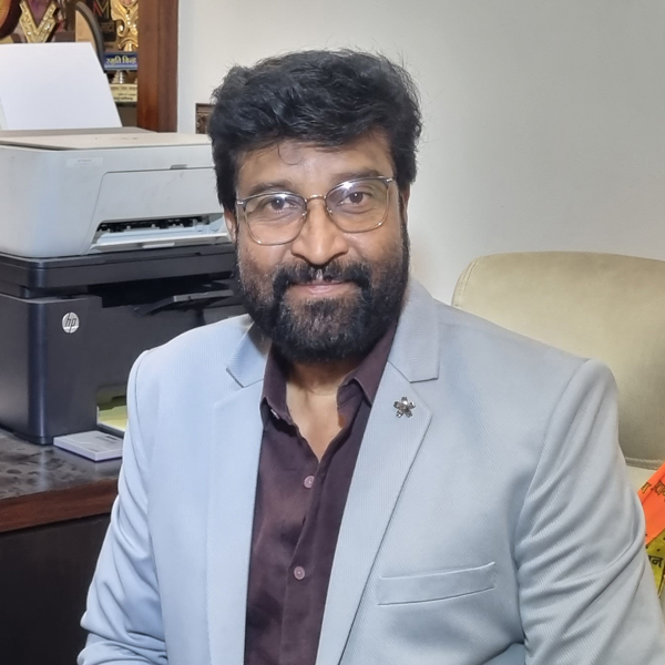 Film Director Manoj Kumar